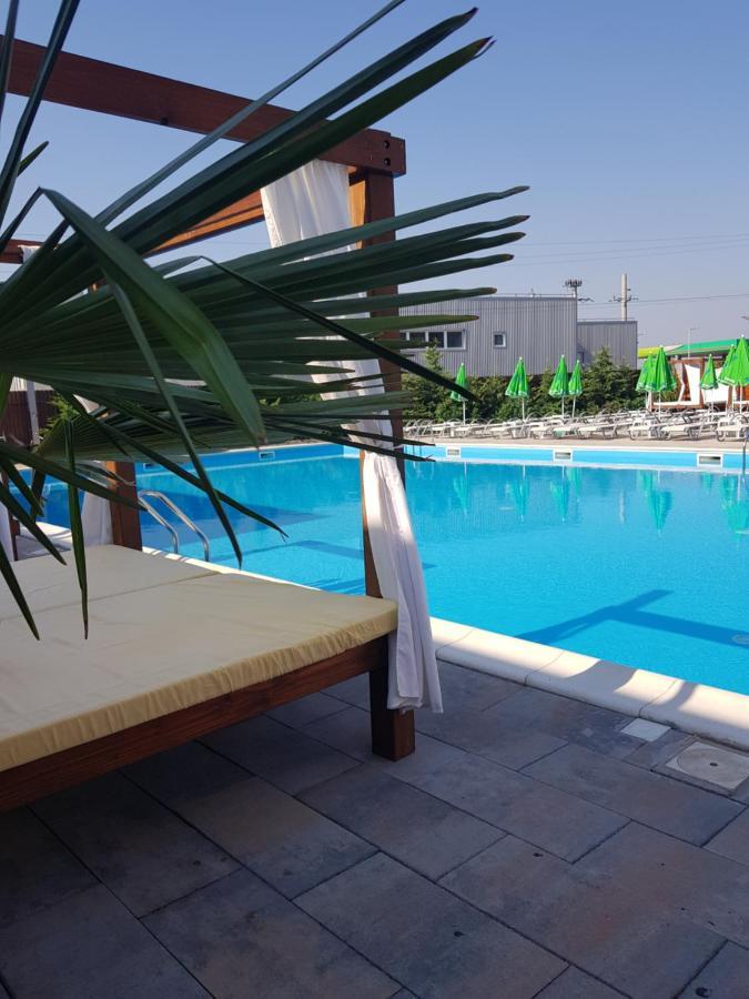 Valea Lupului  Hotel Coral מראה חיצוני תמונה
