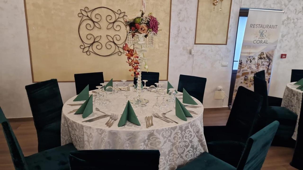 Valea Lupului  Hotel Coral מראה חיצוני תמונה