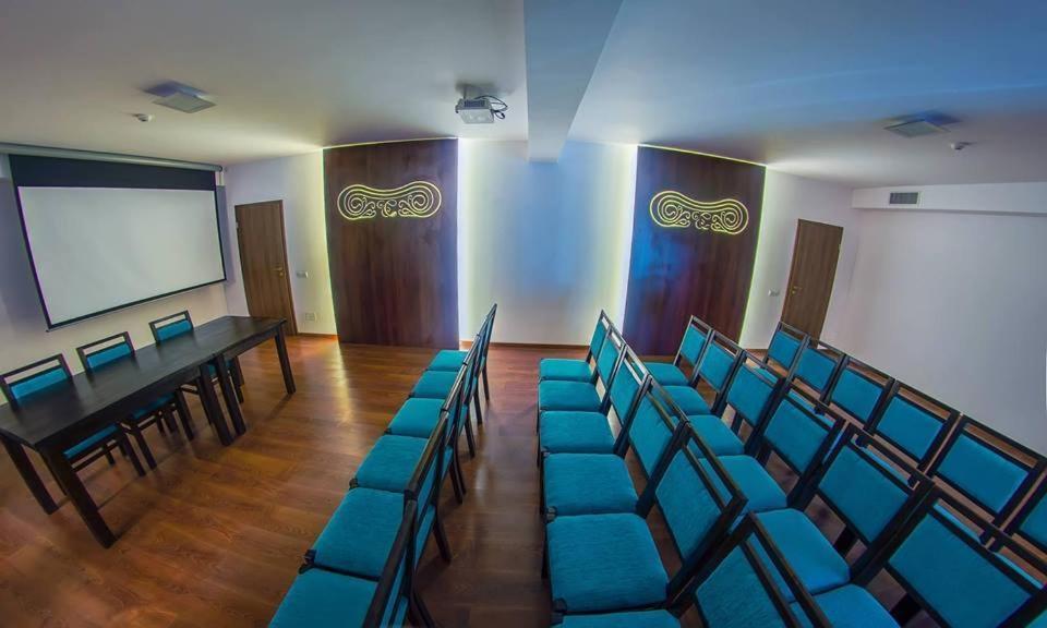 Valea Lupului  Hotel Coral מראה חיצוני תמונה